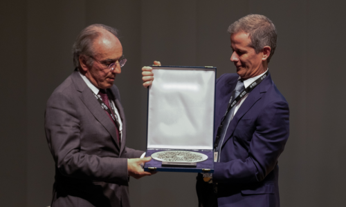Professor Doutor Armando Carvalho recebe Prémio Nacional de Medicina Interna
